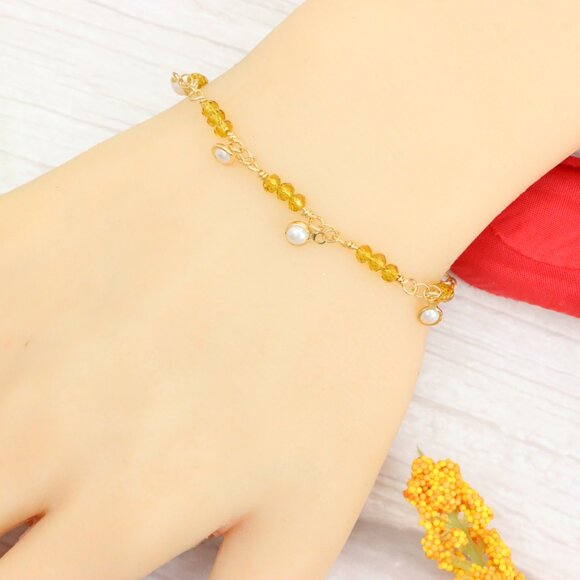 "Trendy Handmade Bracelet – A Thoughtful Gift for Girls & Women | UNVRC1467 - Picture 1 of 10